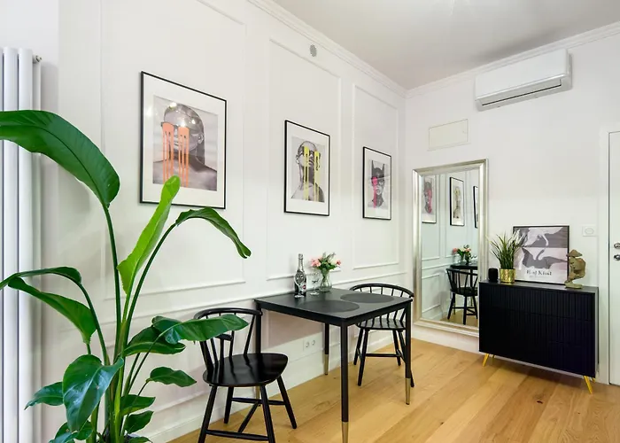 Discover s - Lubomirskiego St - Classic & Modern - Near Main Station, Netflix And Ac