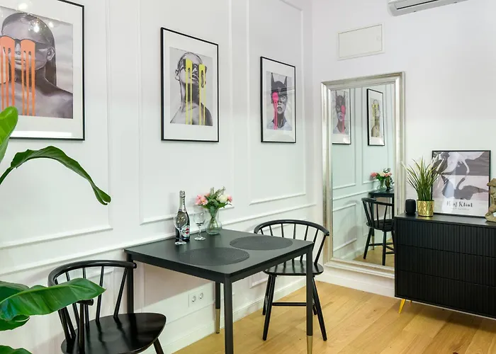 Discover s - Lubomirskiego St - Classic & Modern - Near Main Station, Netflix And Ac